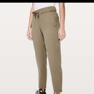 Lululemon On the Fly pants, size 8